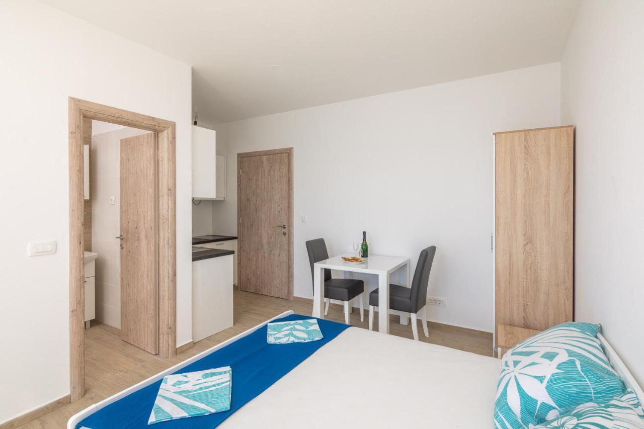 Absolute Beach Holidays Apartment Dugi Rat Luaran gambar