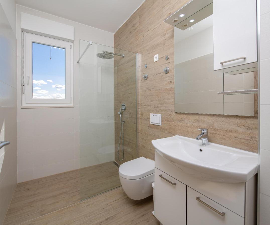 Absolute Beach Holidays Apartment Dugi Rat Luaran gambar