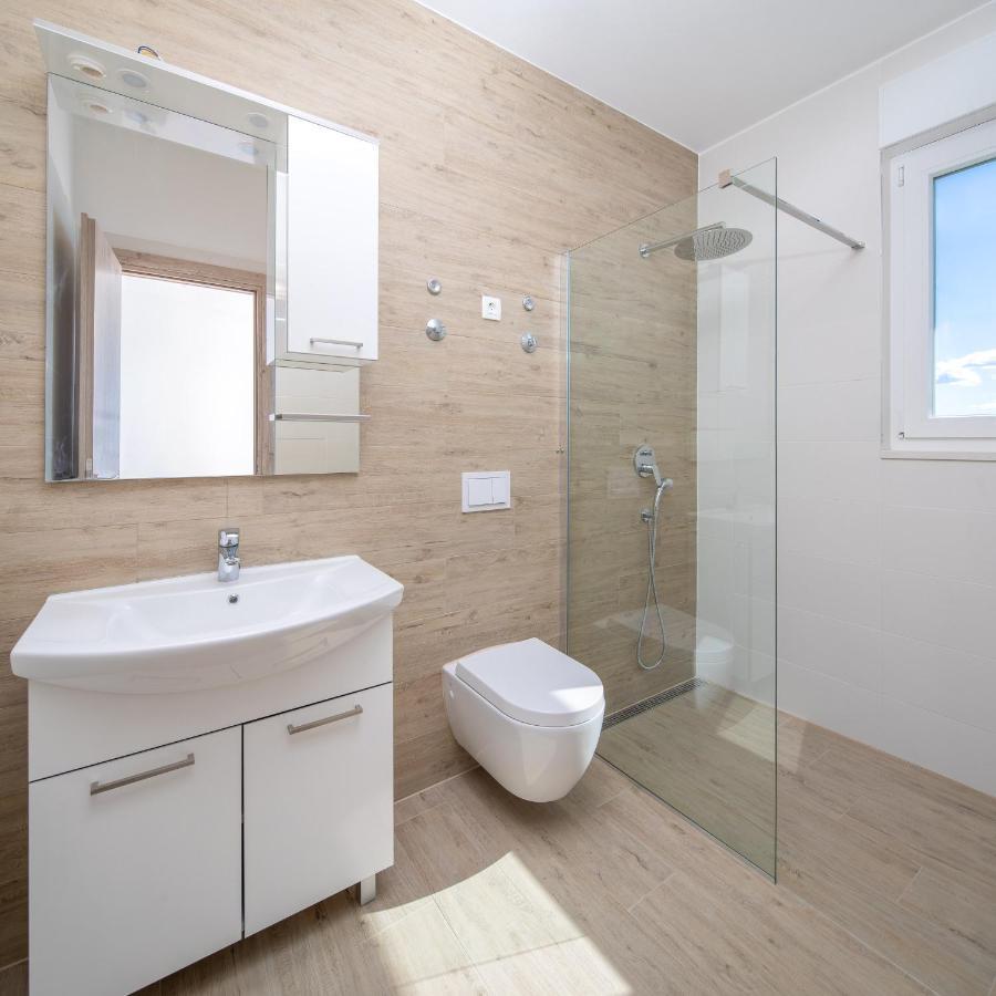 Absolute Beach Holidays Apartment Dugi Rat Luaran gambar